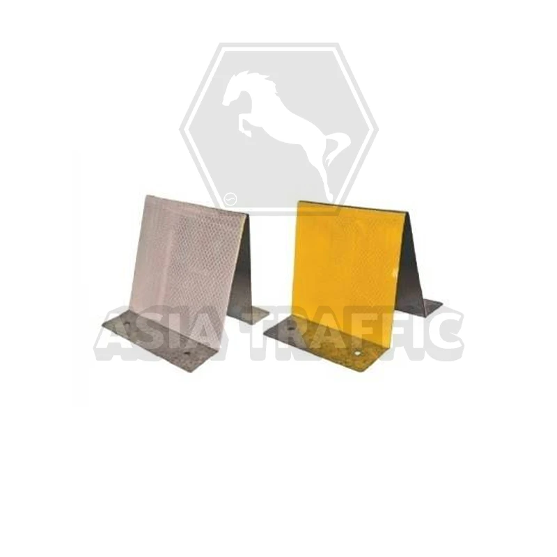 เป้าสะท้อนแสง 10 x 15 x 5 ซม. ทรงเอ เป้าสะท้อนแสง