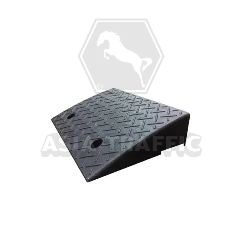 ยางปืนไต่ฟุตบาท 33 x 49 x 11 ซม. ยางป้องกันสายเคเบิล ยางกันชน ชะลอความเร็ว